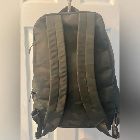 City Adventurer Backpack in Camo - Picture 7 of 7